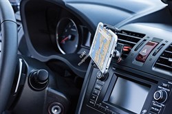 GripTight Auto Vent Clip - авто- держатель вентклип для смартфонов Ш 54-72мм - фото 108984