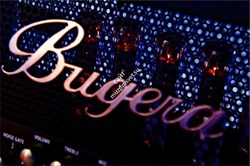 Bugera 333XL INFINIUM ламповый гитарный усилитель "голова" 120Вт, 3 канала, noise gate, регулятор Presence - фото 153646