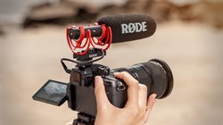 RODE VideoMic NTG накамерный микрофон-пушка, суперкардиоидный, частотная характеристика 20Гц – 20кГц, вых. сопротивление 10Ом, HPF - 75Гц, 150Гц, встроенная lithium-ion батарея 350mAh, непрерывная работа от батареи 30+ часов, зарядка через USB-C. USB-audi - фото 204170