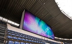 Led экран для футбольного стадиона, шаг пикселя 10мм размер экрана (мм) 14720х4480 - фото 208166