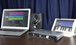 Tascam iXRTP мобильный комплект Audio/MIDI интерфейс для  iOS, MacOS and Windows, микрофон+кабель, настольная подставка и силиконовый чехол для  iXR - фото 45962