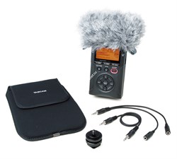 Tascam AK-DR11C набор акссесуаров (WS-11, Shoe Mount Adapter, Attenuator Cable(length 300mm), Splitter Cable(length 150mm) & Soft Case) для DR-100MK2, DR-05, DR-07MK2, DR-40 - фото 45973