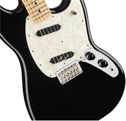 FENDER MUSTANG MN Black электрогитара MUSTANG, цвет блэк, кленовая накладка грифа - фото 86845