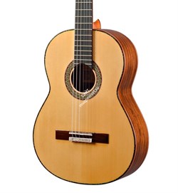 MANUEL RODRIGUEZ E Классическая гитара, топ из массива кедра или ели, задняя дека и обечайка - массив палисандра, накладка на гр - фото 89025