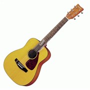 YAMAHA JR1 - акустическая гитара формы 3/4 дредноут уменьшенного размера (детская, с чехлом), цвет н
